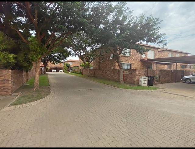 2 BEDROOM PROPERTY TO RENT IN WILGEHEUWEL